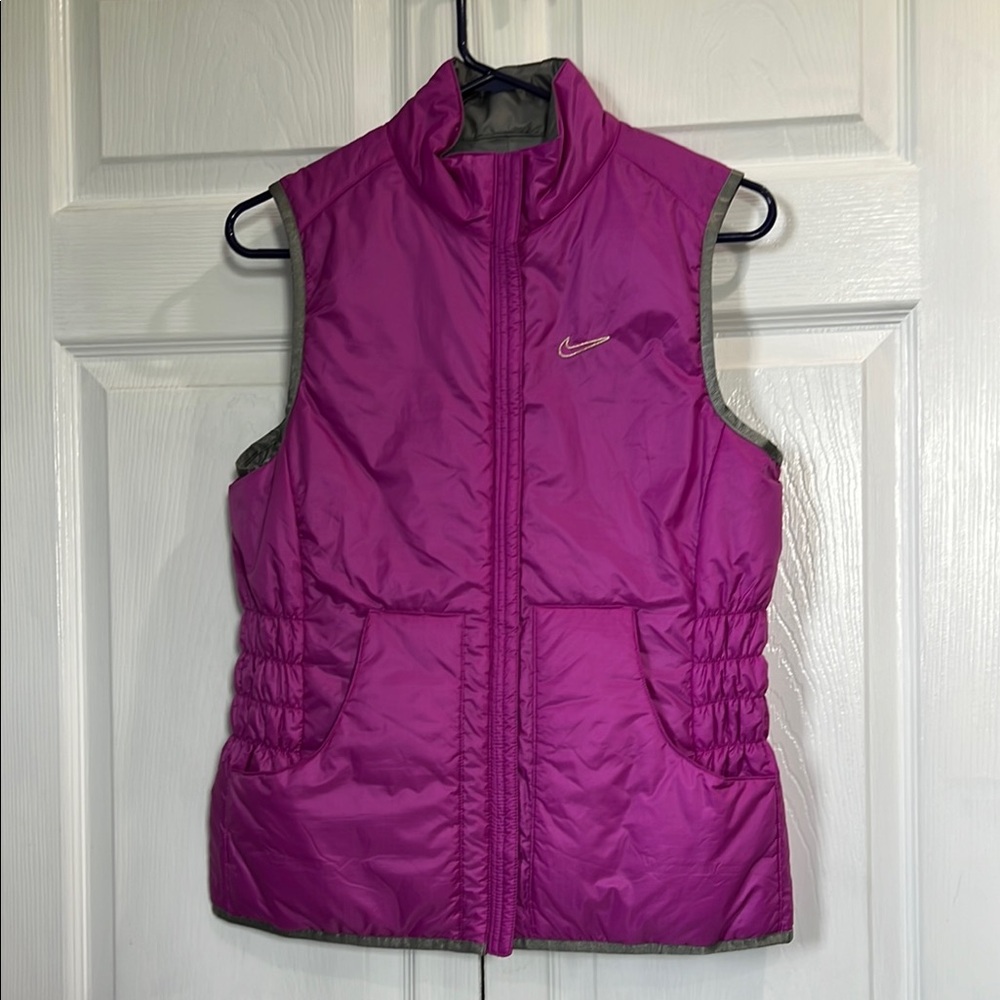 Women’s Nike Reversible Walking Exercise Vest, Purple & Gray, Size Small